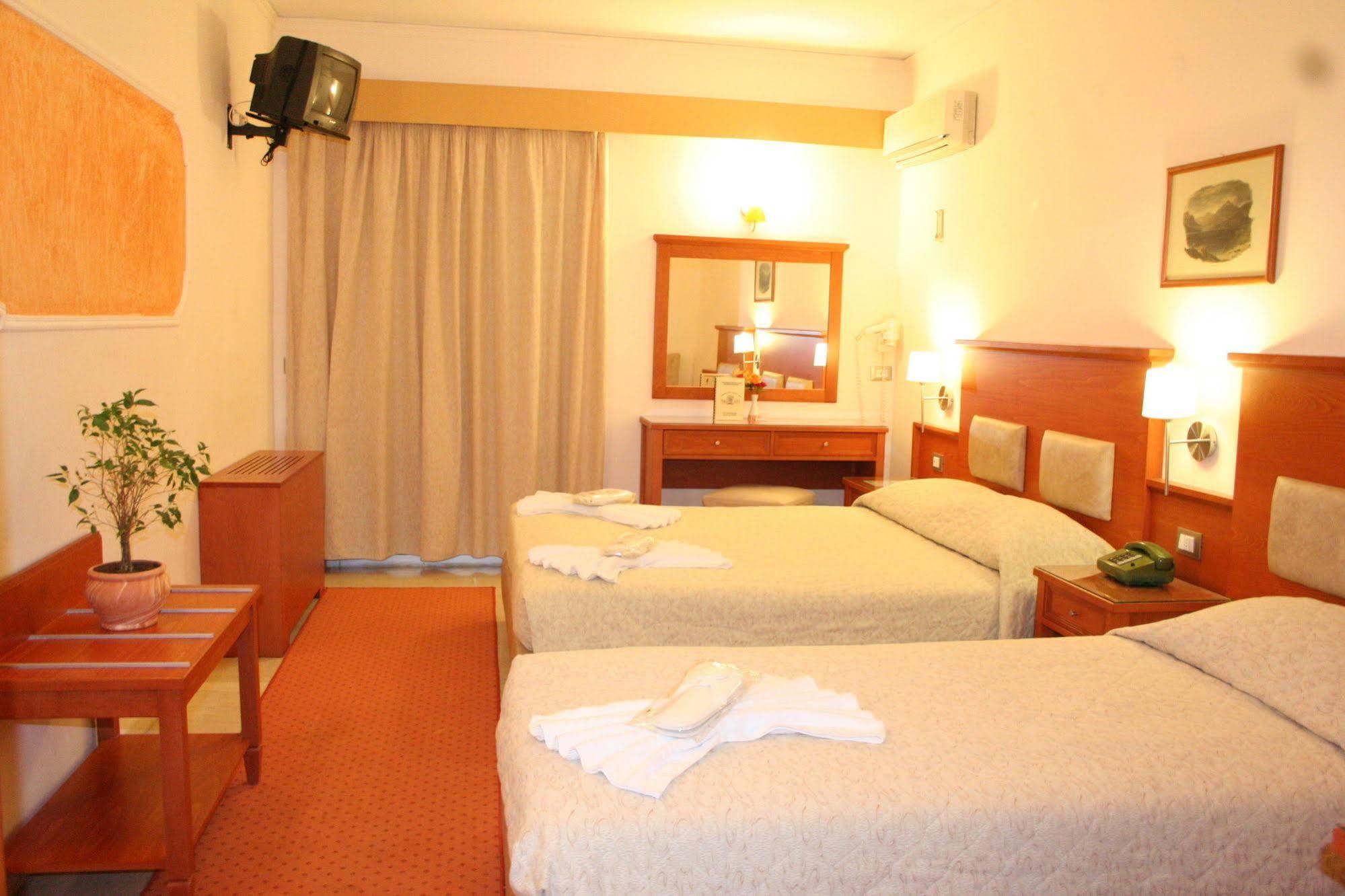 Paradise Lost Hotel-Apartments Toló Kültér fotó