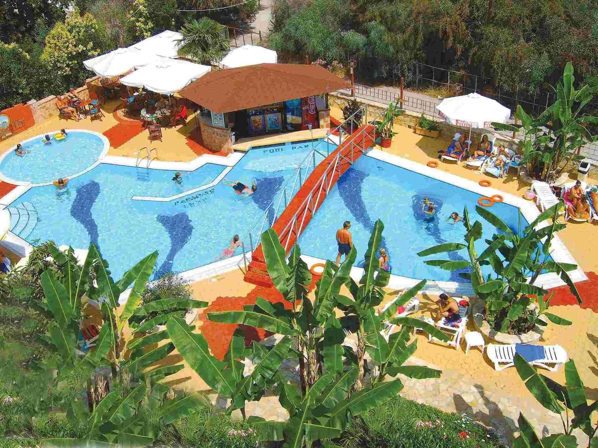 Paradise Lost Hotel-Apartments Toló Kültér fotó
